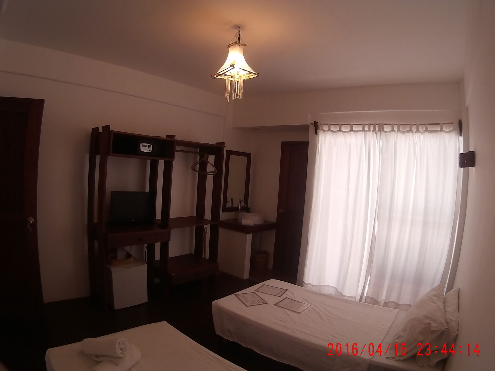 Boracay Coco Huts Hotel