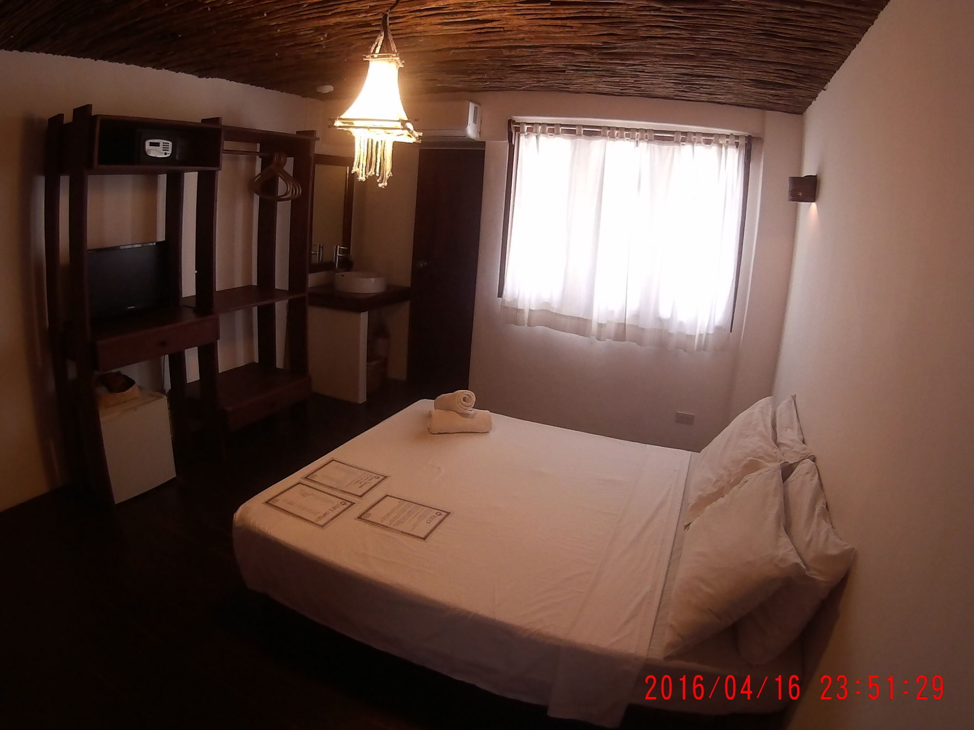 Boracay Coco Huts Hotel 2*