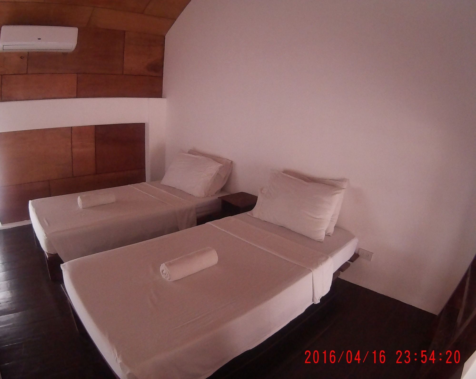 Boracay Coco Huts Hotel